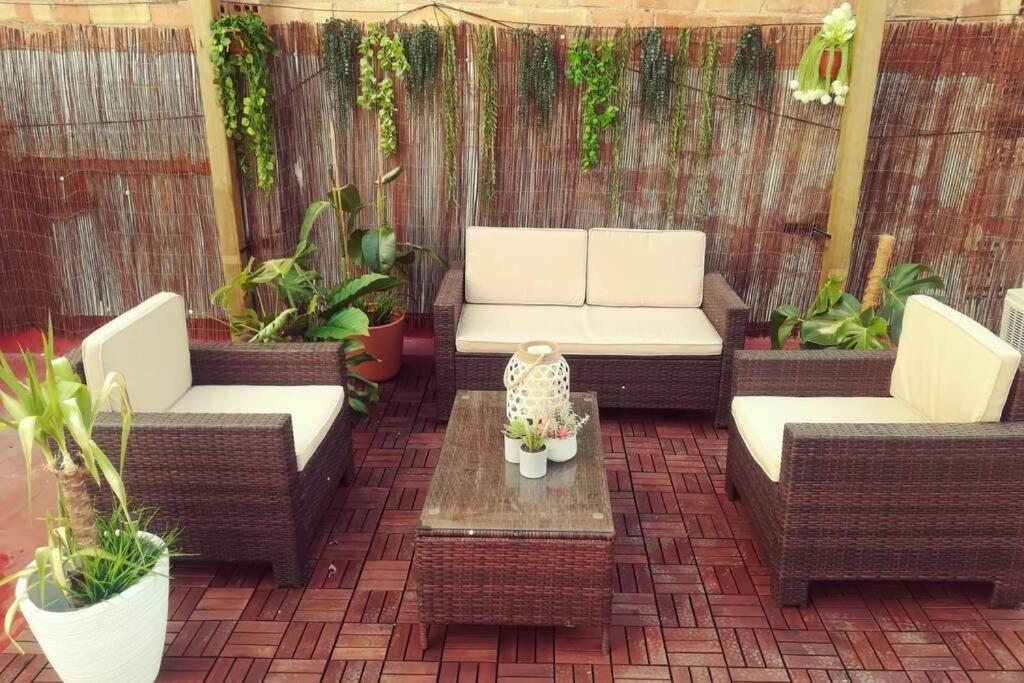 에스풀루게스데로브레가트 M4 Cool Terrace. 1 Min To Metro. 15 Min To Center 아파트 외부 사진