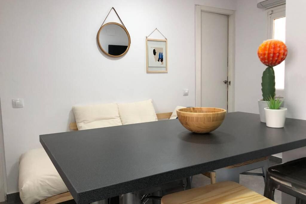 에스풀루게스데로브레가트 M4 Cool Terrace. 1 Min To Metro. 15 Min To Center 아파트 외부 사진