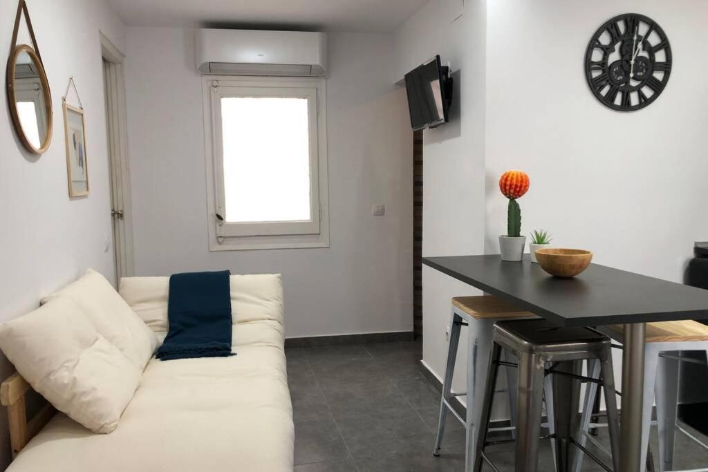 에스풀루게스데로브레가트 M4 Cool Terrace. 1 Min To Metro. 15 Min To Center 아파트 외부 사진