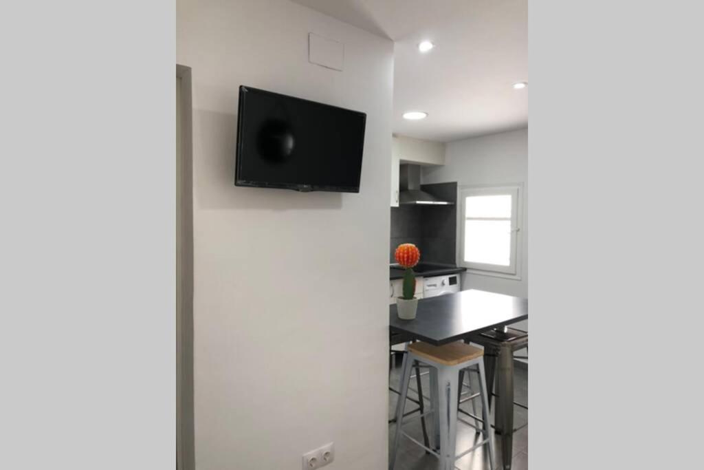 에스풀루게스데로브레가트 M4 Cool Terrace. 1 Min To Metro. 15 Min To Center 아파트 외부 사진